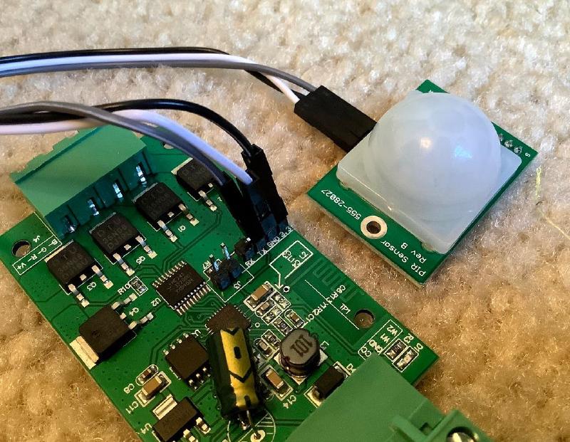 H801/H802 RGBW LED controller - h801-pir_sensor.jpg