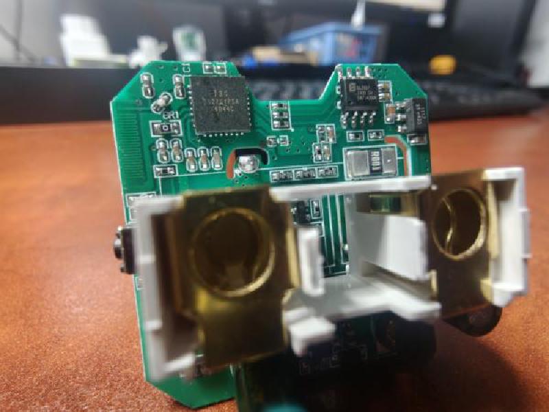 Tuya Smart Plug 16/20A with Power Monitoring - hardware-closeup.jpg