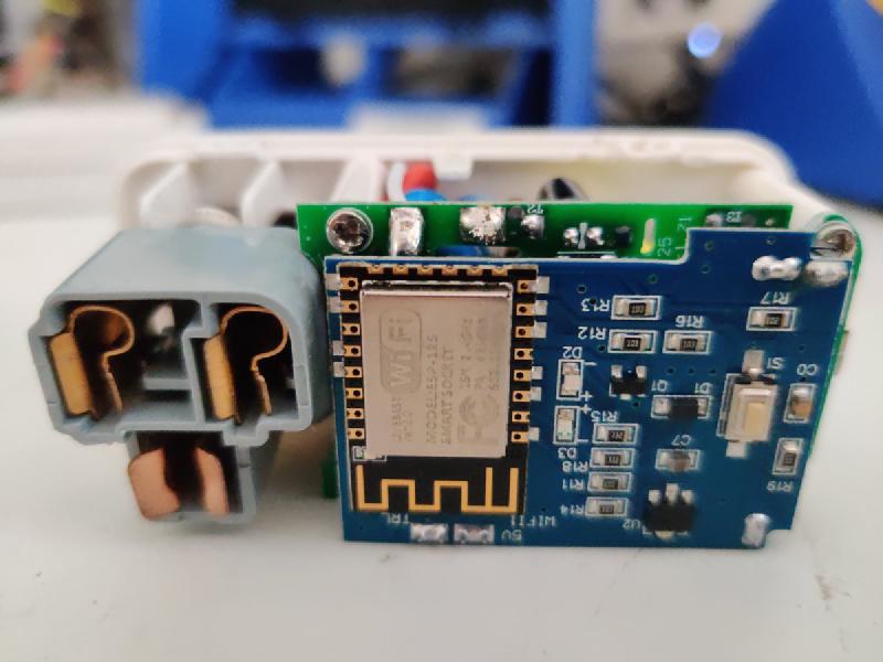 Zentec Smart Plug - zentec-inside.jpg